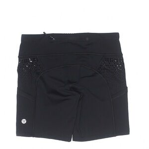 Lululemon women’s bike shorts with pockets sz4